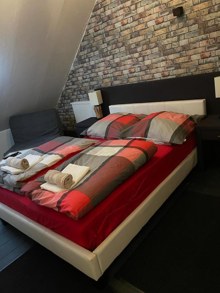 Adam'S Hostel - Self Check-In & Only Private Rooms - Dusseldorf — Fotos 2