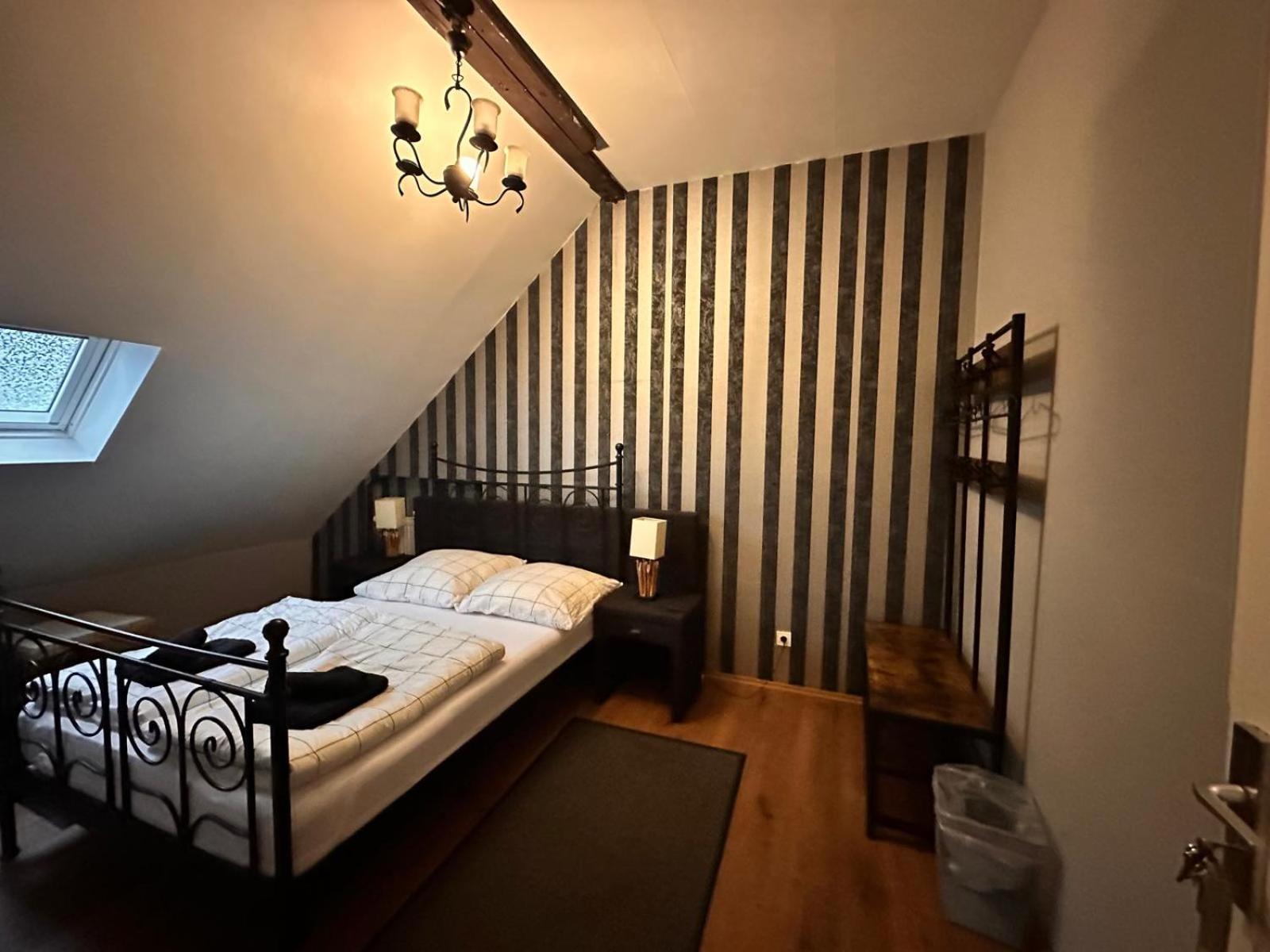 Adam'S Hostel - Self Check-In & Only Private Rooms - Dusseldorf, Dusseldorf
